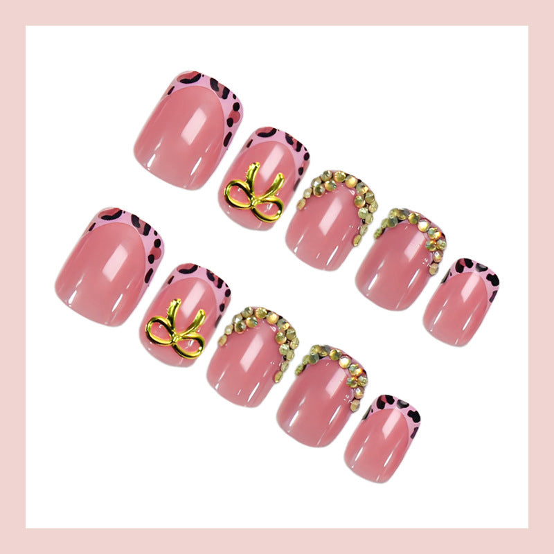 Kunstnagelset mit luxuriösen Filigran-Verzierungen Brehn