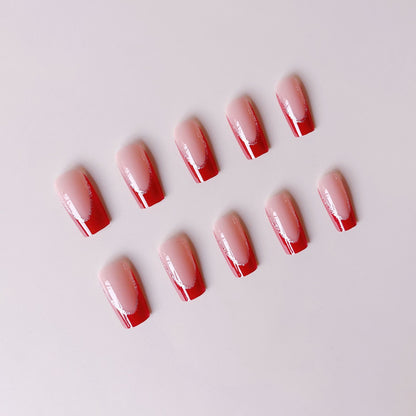 Kunstnagelset mit eleganten Design und glamourösen Akzenten Brehn