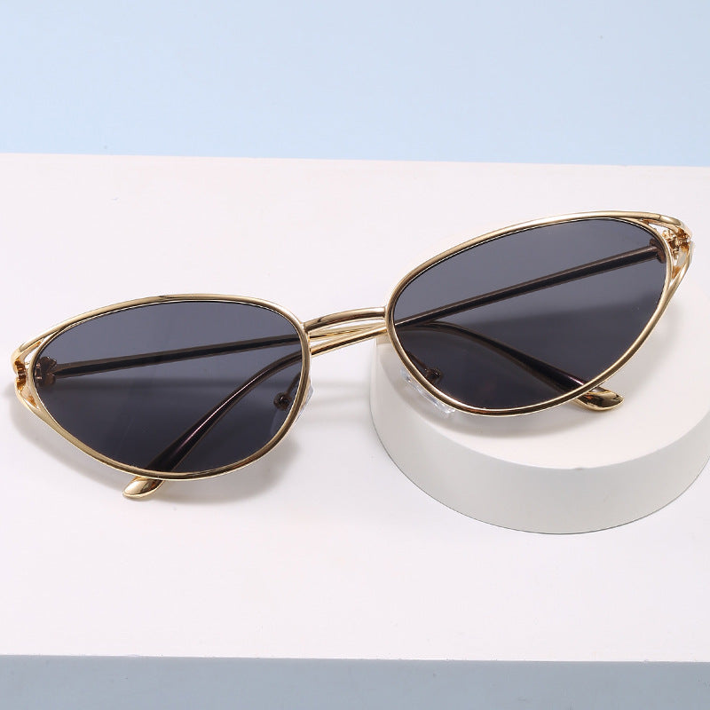 Trendige Cat-Eye Sonnenbrille mit Metallic Rahmen Brehn