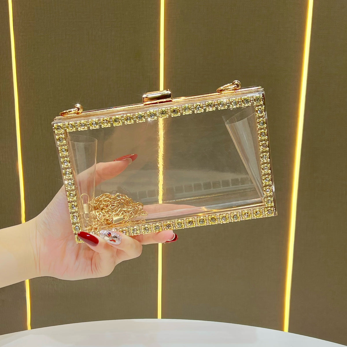 Kristallakzentierte klare Abend-Clutch