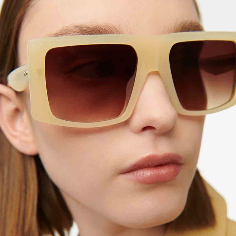 Damen quadratische Sonnenbrille mit robustem Kunststoffrahmen und schützendem UV-Filter Brehn