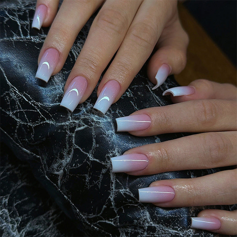 Nagelset mit elegantem Ombre Design und hochwertigen Klebefolien Brehn