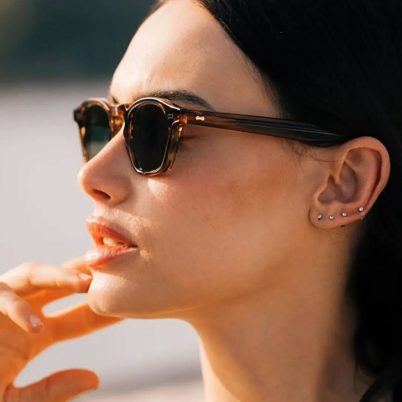 Damen geometrische Sonnenbrille mit schützendem UV-Filter und zeitgemäßem Design Brehn