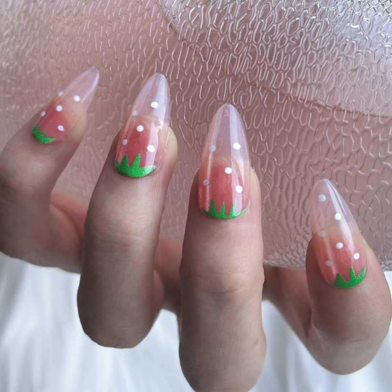 Erdbeer-inspiriertes künstlerisches Press-On-Nagelset Brehn