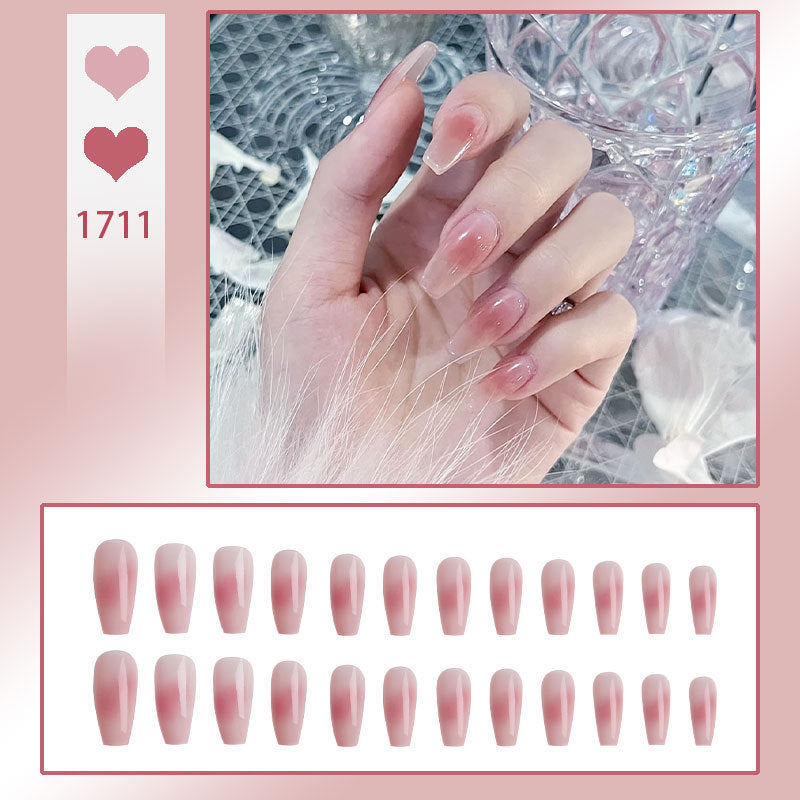 Kunstnagelset mit elegantem French-Tipp und Glitzerakzenten Brehn