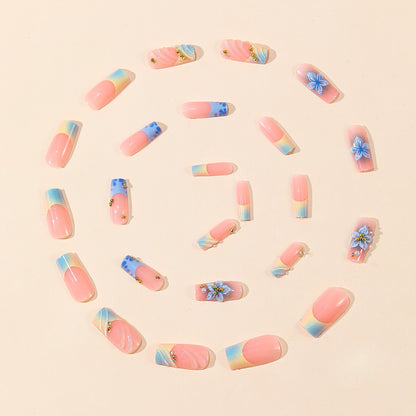 Künstlerische florale Acryl-Nail-Art-Verlängerungen Brehn