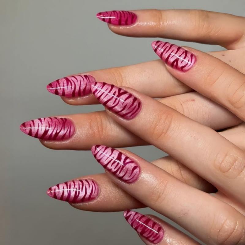 Künstlerische Stiletto-Nagelkunst-Tipps Brehn