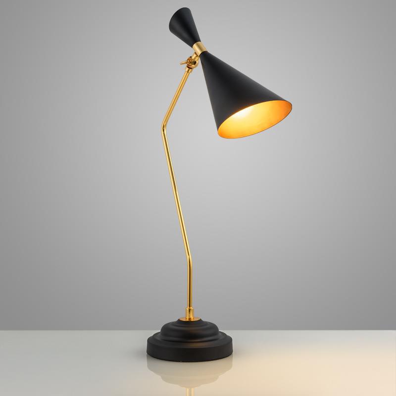 Mid-Century Modern Tischlampe mit verstellbarem Schirm