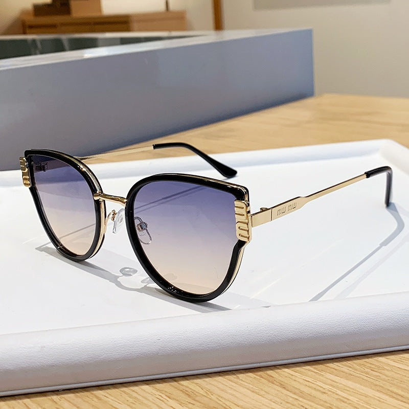 Damen Cat-Eye Sonnenbrille mit eleganten akzentuierten Gläsern Brehn