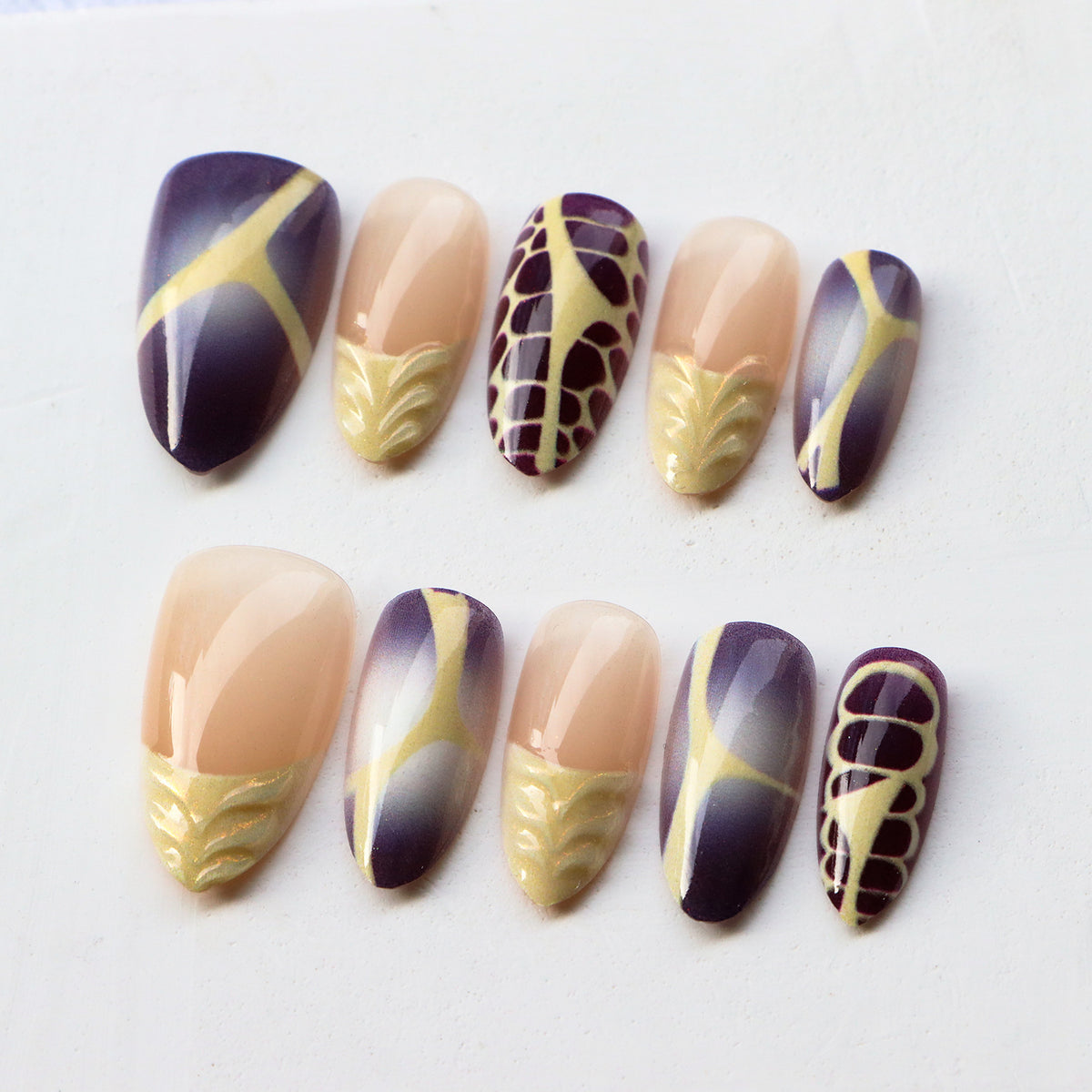 Künstlerisches gemustertes Press-On-Nagelset