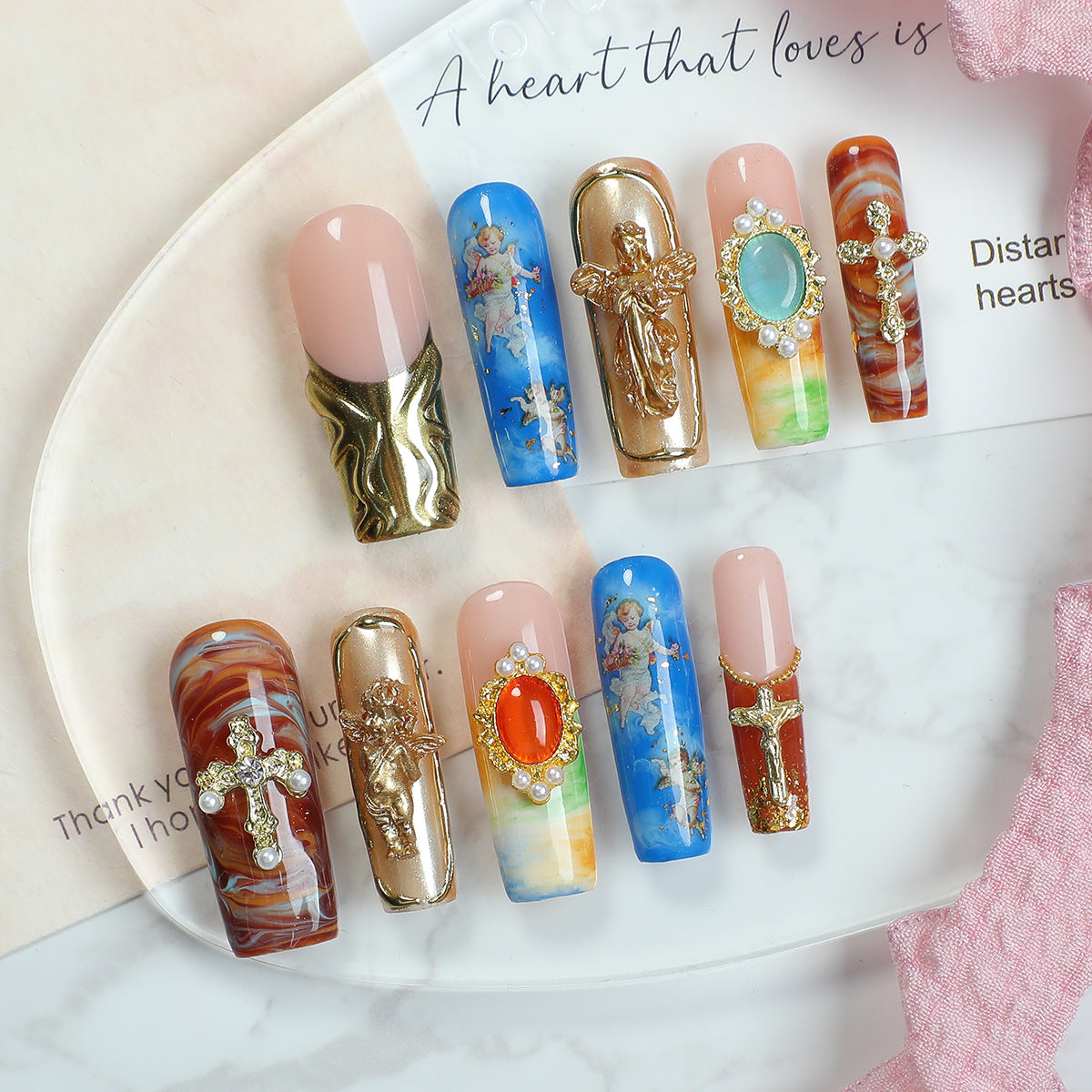 Kreatives Kunstnagelset mit luxuriösen 3D-Verzierungen und eleganten Designs Brehn