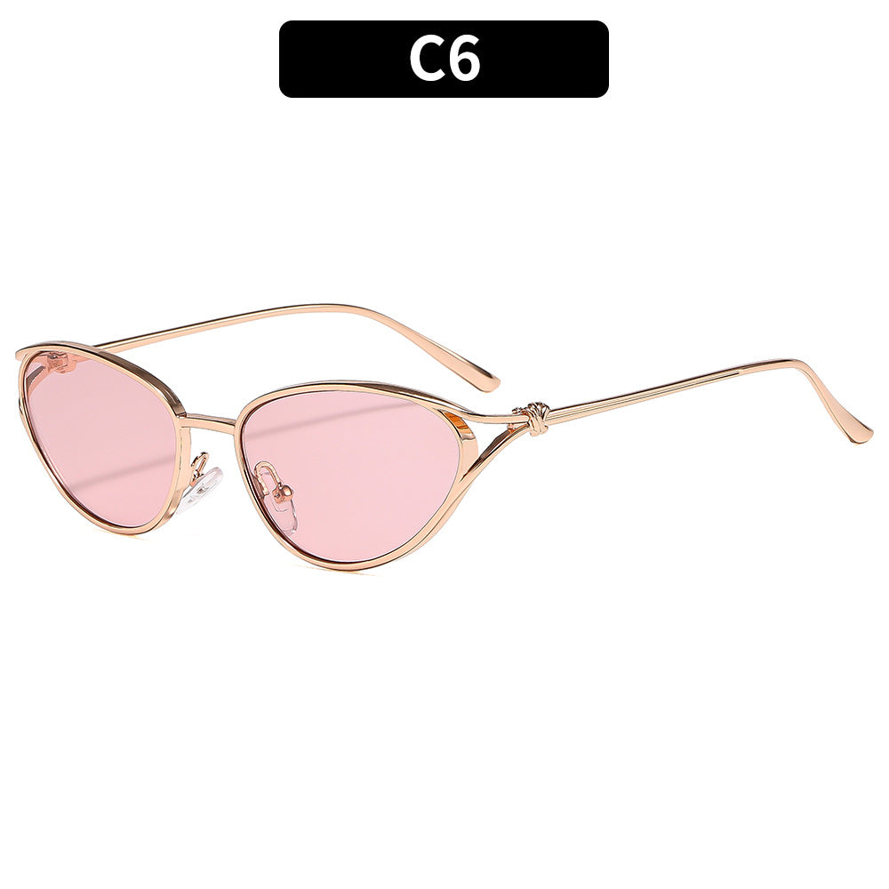 Elegante Cat-Eye-Sonnenbrille mit hochwertigen Metallakzenten