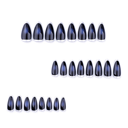 Kunstvolle Stiletto-Nägel mit Glamourösem Metallic-Finish Brehn