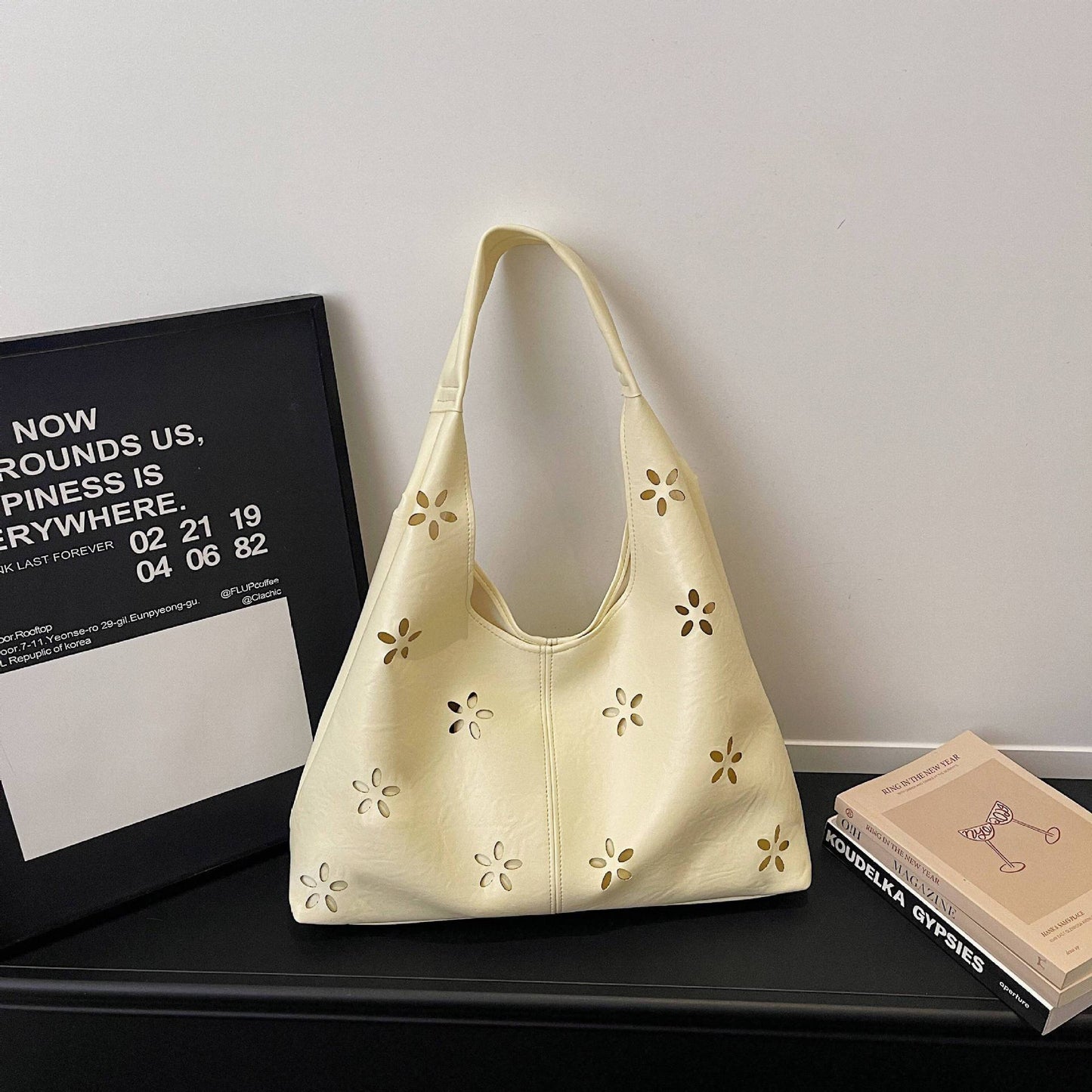 Blumen Cut-Out Schultertasche Brehn