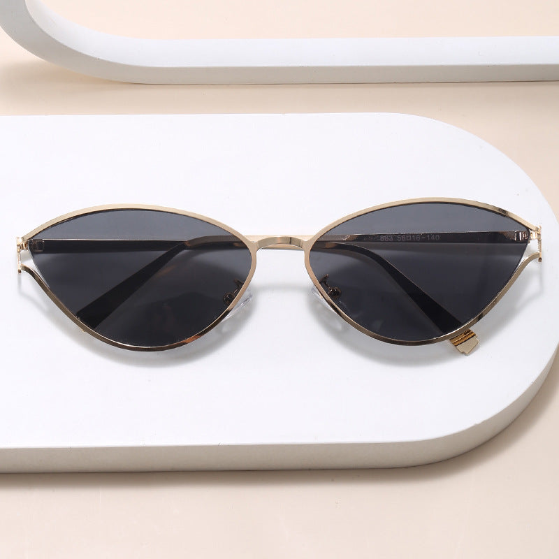 Modische Cat-Eye Sonnenbrille mit Dünnem Metallrahmen Brehn