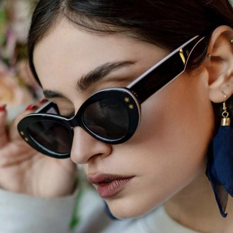 Damen Cat-Eye Sonnenbrille mit luxuriösem Kunststoffrahmen und dekorativen Akzenten Brehn