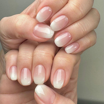 Kunstvolle Nagelkunst im eleganten Ombre-Stil Brehn