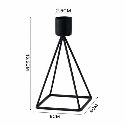 Moderner geometrischer Kerzenhalter