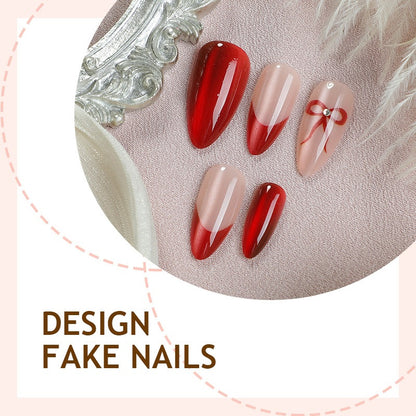 Glamouröses Kunstnagelset mit Glitzer-Effekten und eleganten Bogenmotiven Brehn