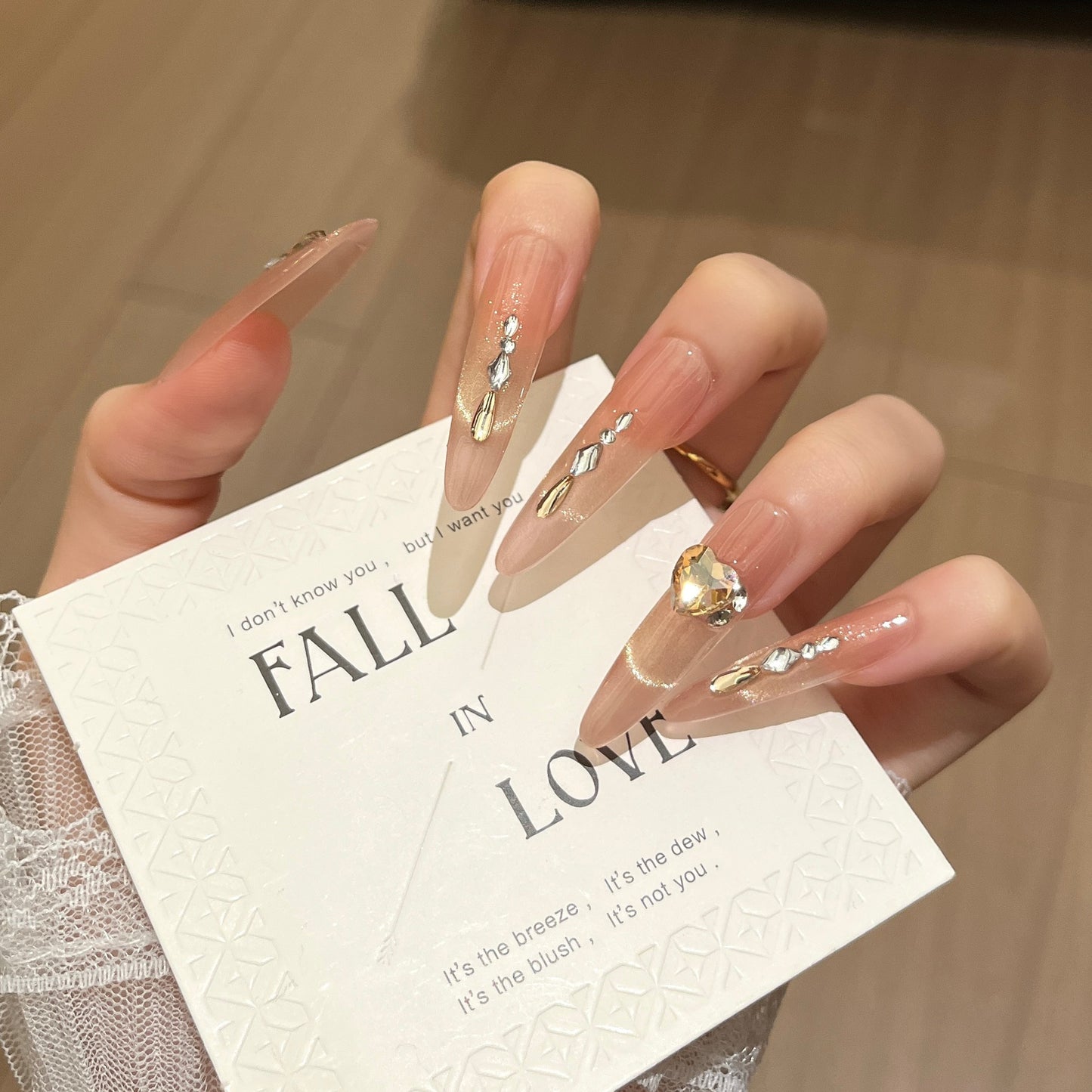Elegante mit Strass veredelte lange Press-On Nägel Erweiterungen Brehn