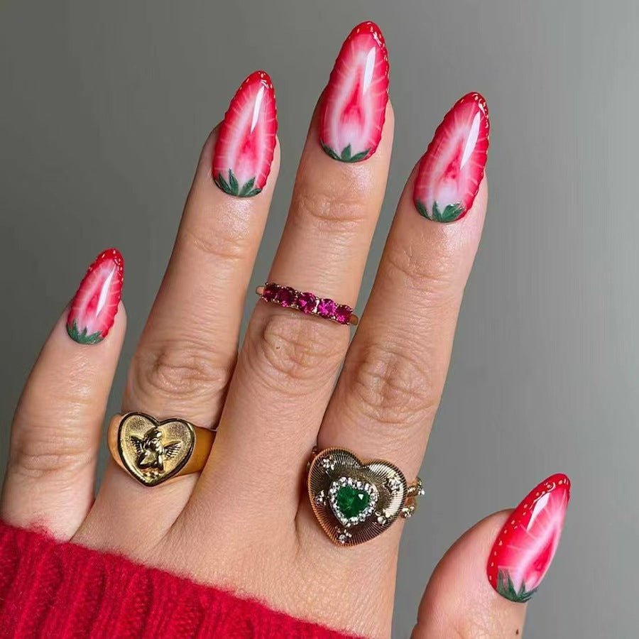 Kunstnagelset mit detailliertem Erdbeer-Design Brehn