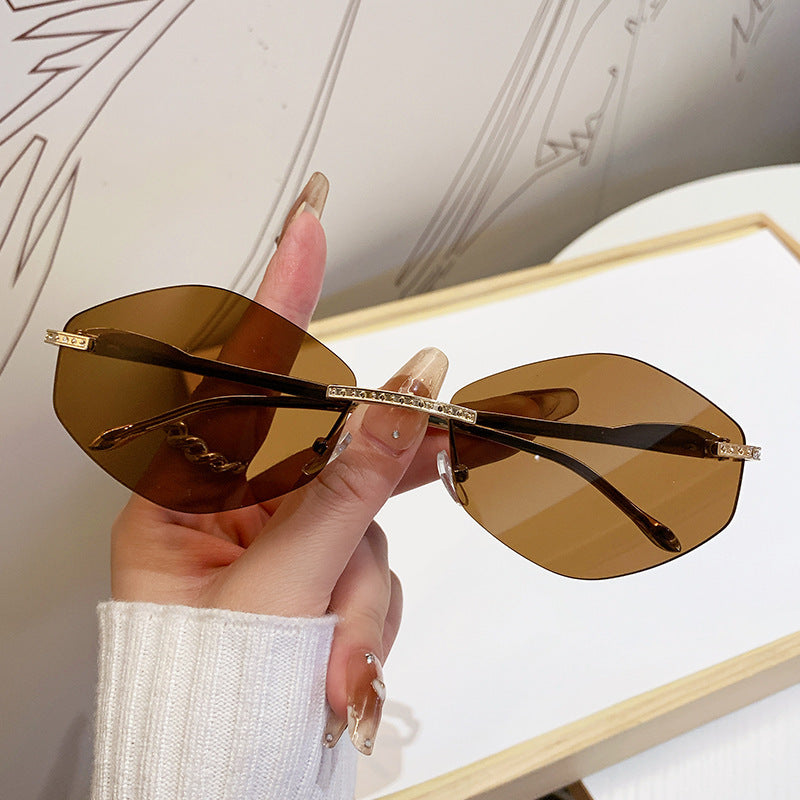 Damen extravagante Sonnenbrille mit funkelnden Akzenten Brehn
