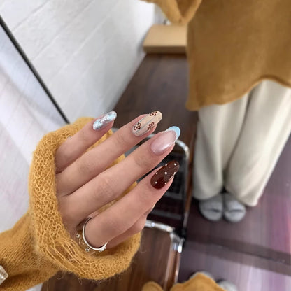 Künstlerische Blumen Press-On Nagelkunst