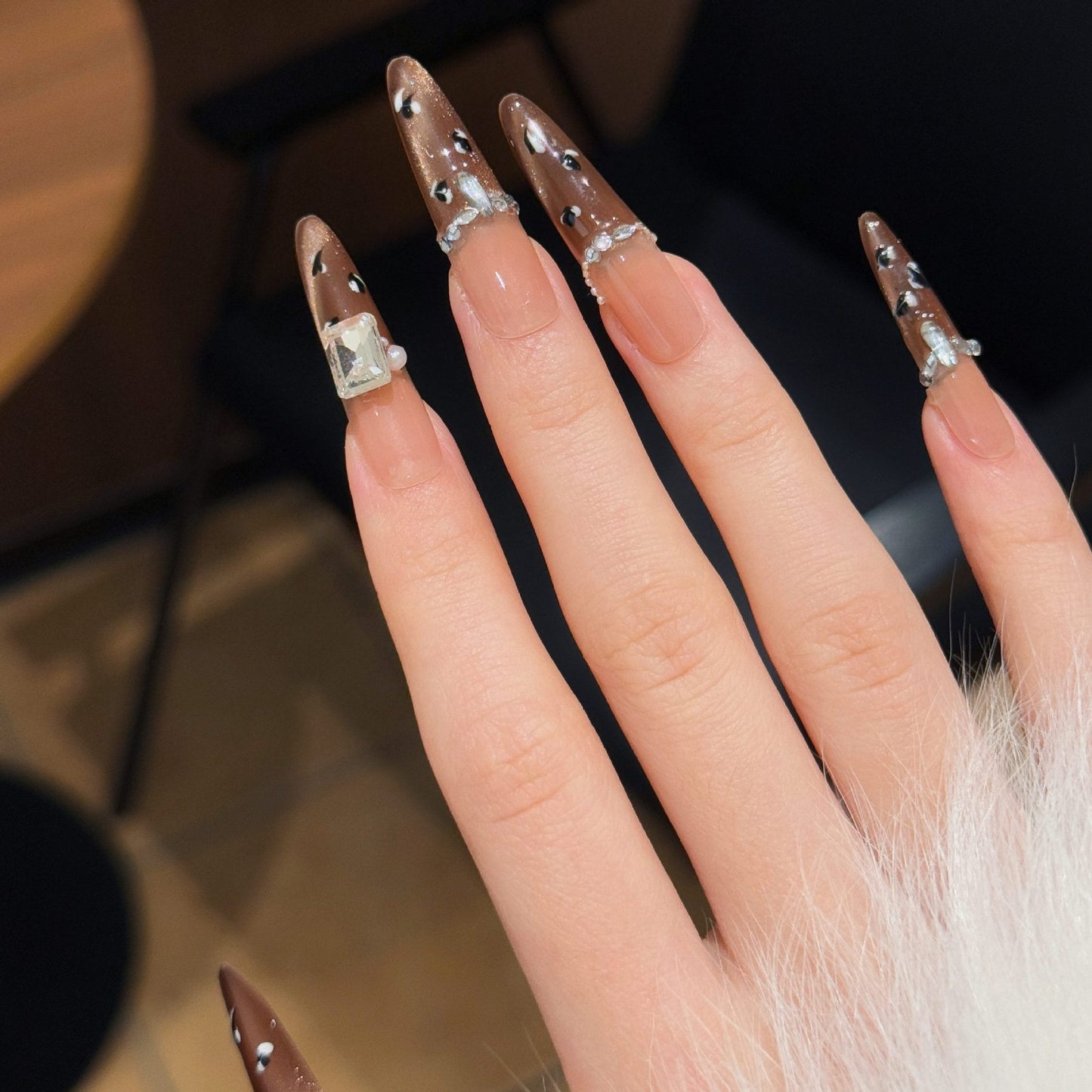 Dekorative Stiletto Press-On Nagelverlängerungen Brehn