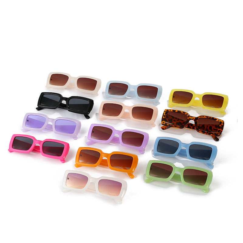 Übergroße geometrische Sonnenbrille mit verlaufenden Gläsern Brehn