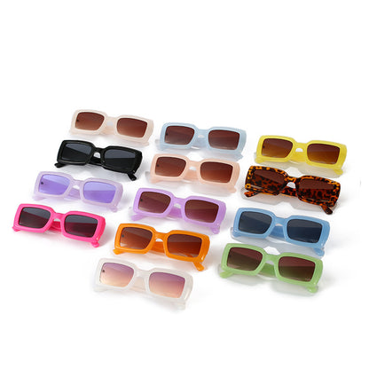 Übergroße geometrische Sonnenbrille mit verlaufenden Gläsern Brehn