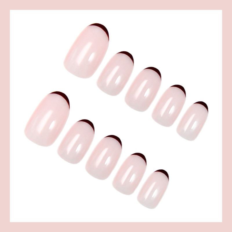 Kunstnagelset mit eleganten French-Spitzen und trendigem Design Brehn