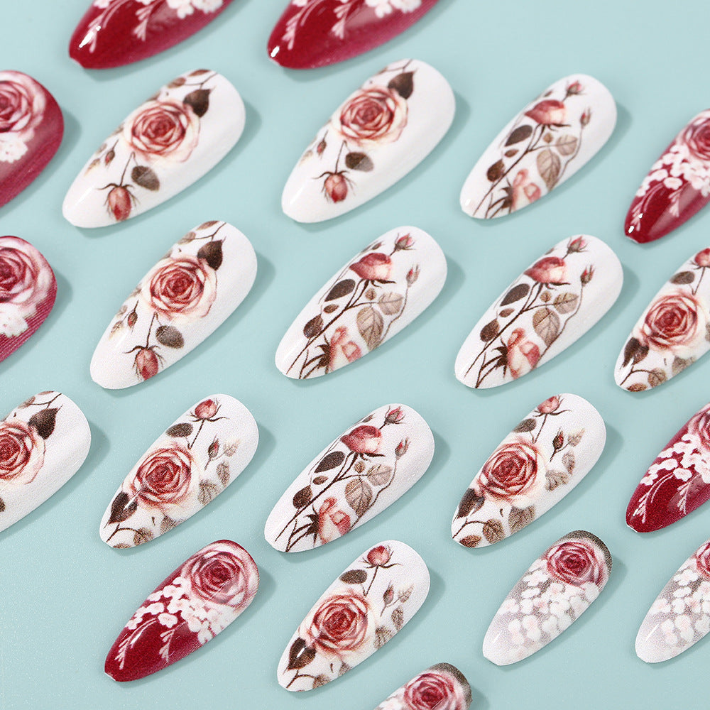 Kunstnägel im eleganten Rosen-Design Brehn