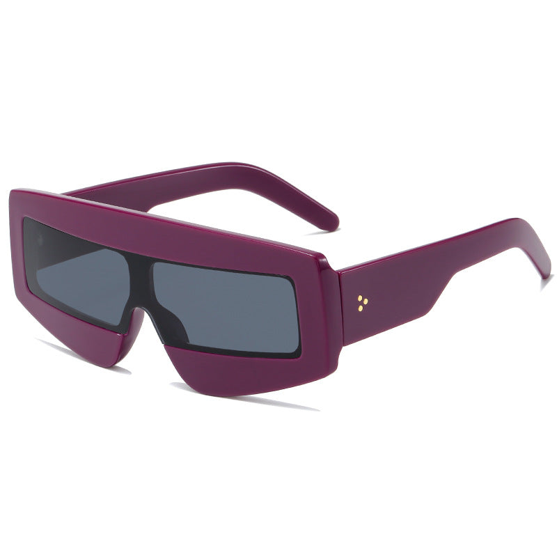Damen futuristische Sonnenbrille im chunky Design Brehn