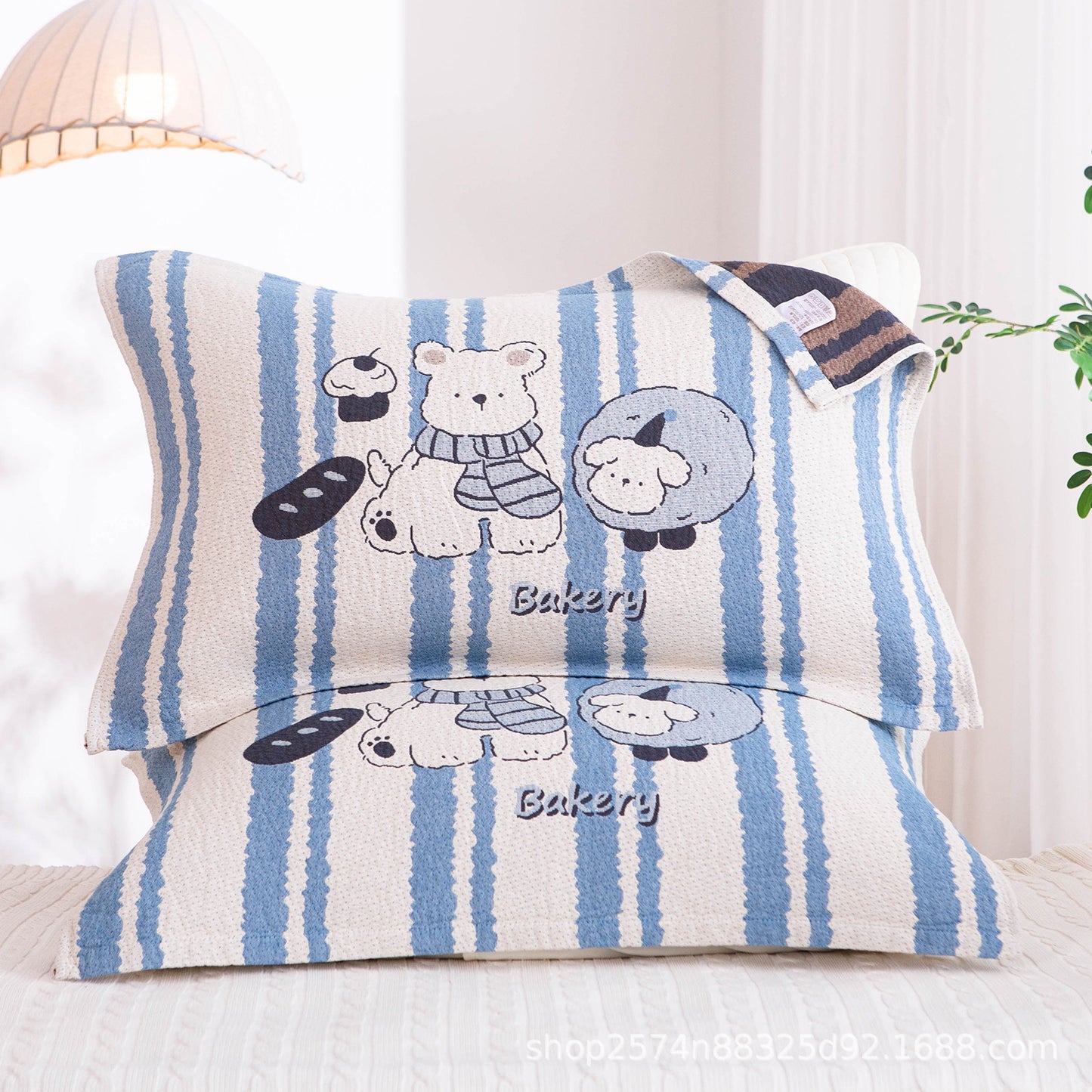 Damen Kissenbezug mit filigranem Blumenmotiv Brehn
