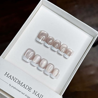 Künstlerisches Press-On-Nagelset mit elegantem glänzendem Finish