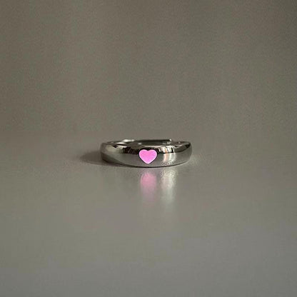 Stilvoller Ring mit Herzmotiv Brehn