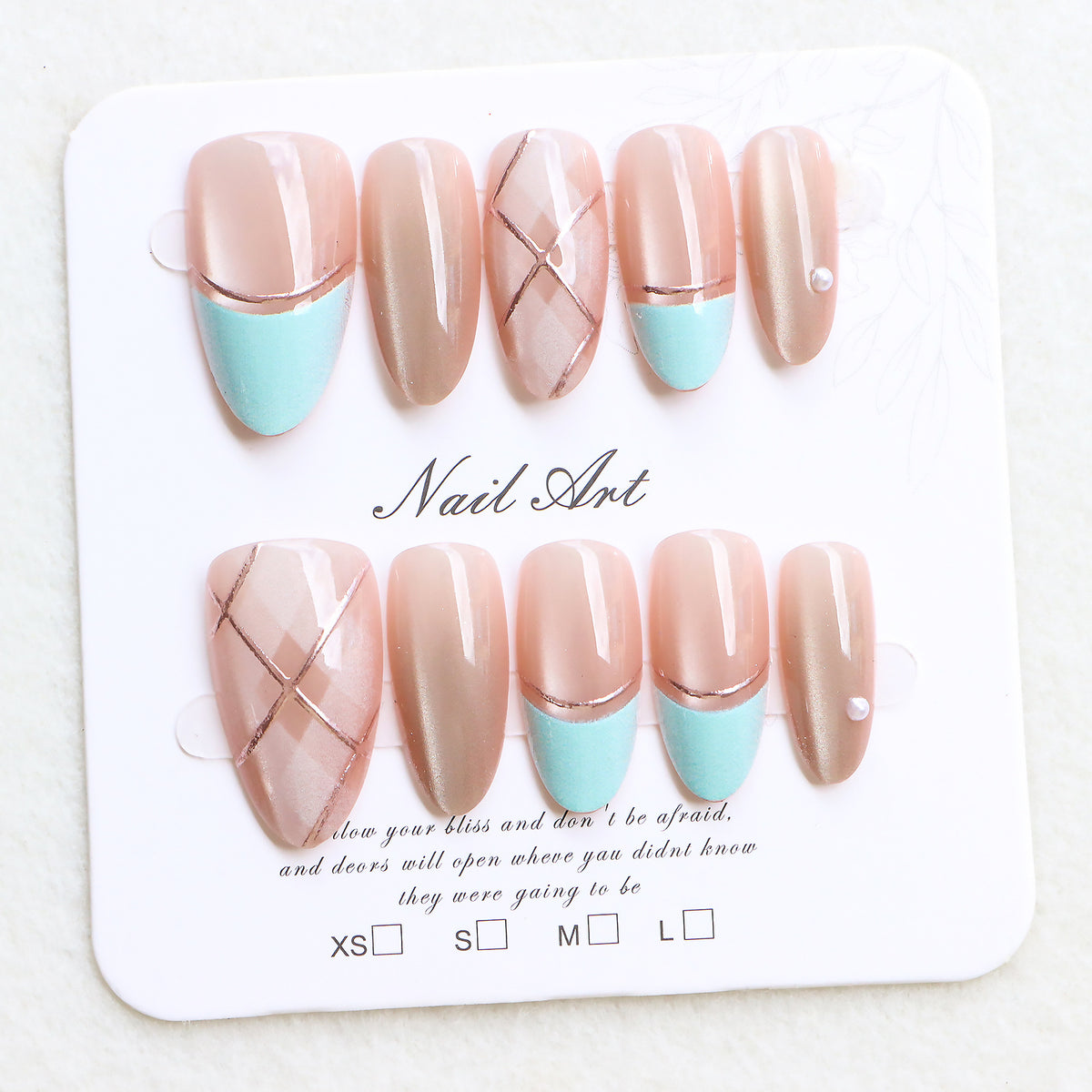 Elegantes Künstlerisches Press-On-Nagelset Brehn