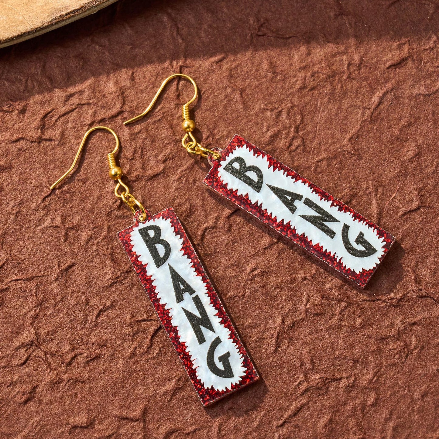 Skurrile, von Wörtern inspirierte Dangle Ohrringe Brehn