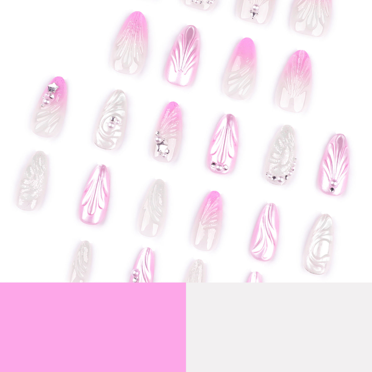 Künstliche Nagelkunst mit elegantem Swirl-Design und Perlenverzierungen Brehn