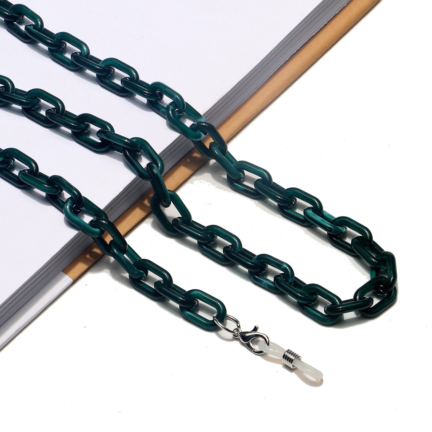 Stylischer Chain Eyewear Holder Brehn