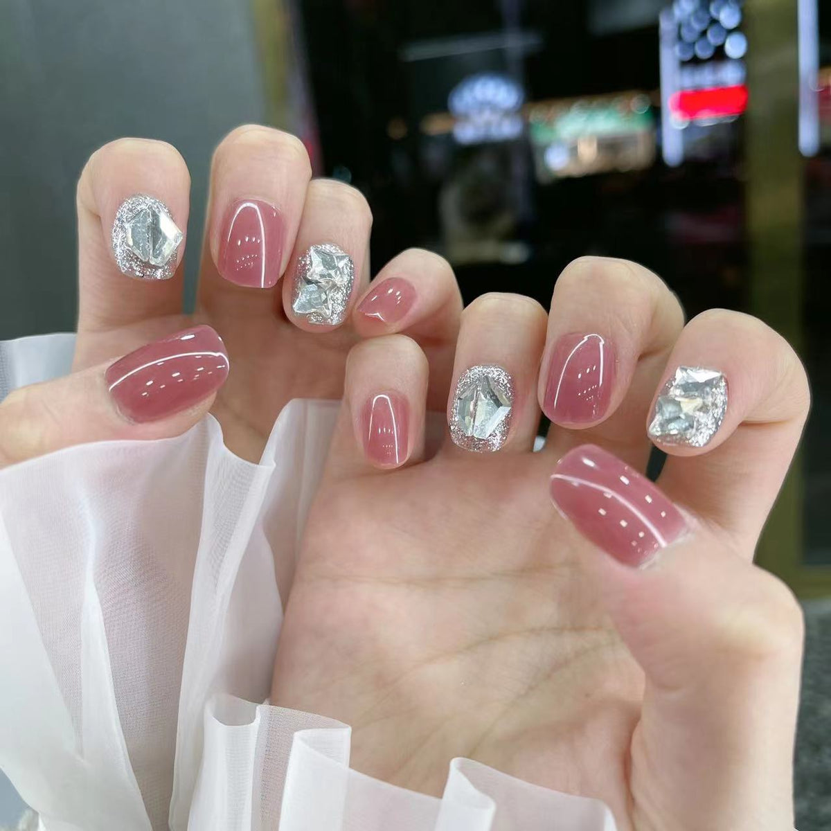 Dekorative Nagelkunst Brehn