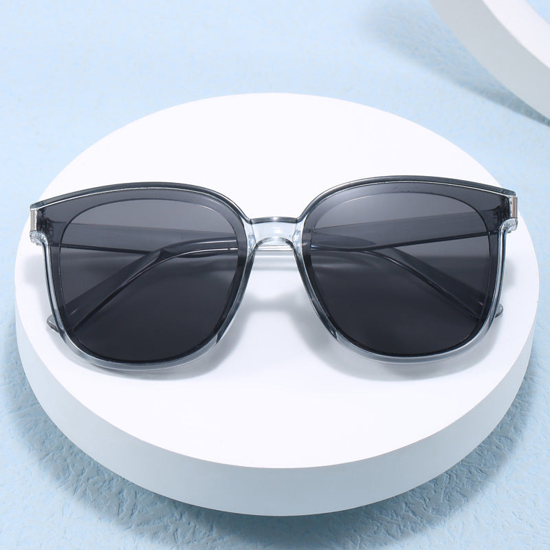 Damen stylische Sonnenbrille mit modischem Design Brehn