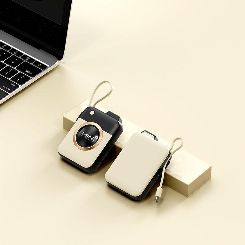 Tragbare Mini-Powerbank mit Integriertem Ladekabel und Innovativem Design Brehn