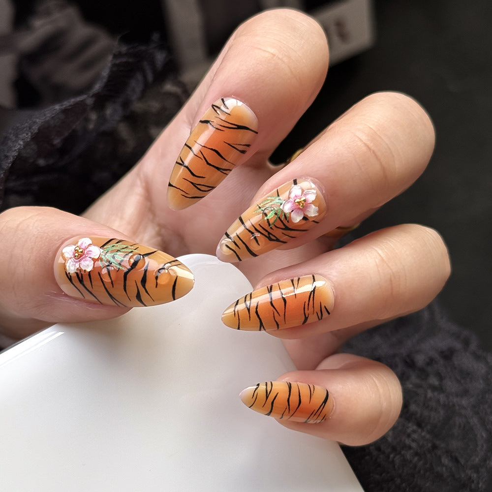 Floral Design Press-On Nail Set Brehn