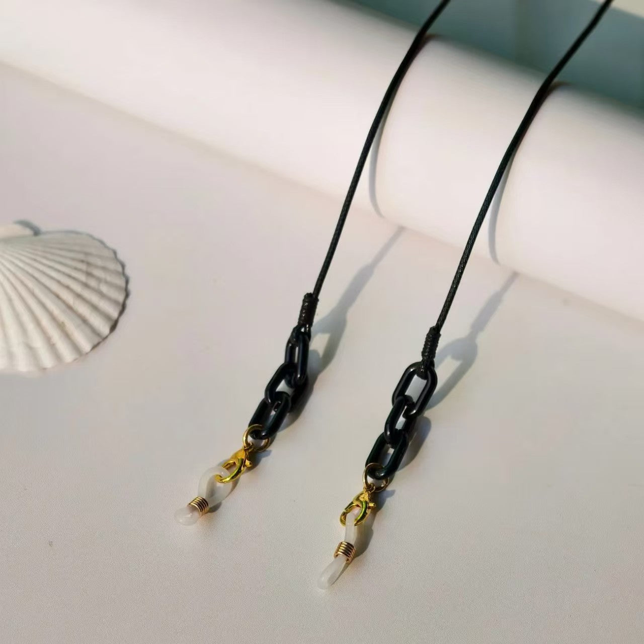 Multifunktionale Brillenhalterkette Brehn