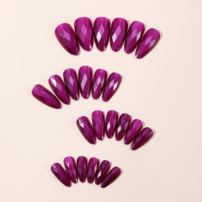 Funkelnde diamantförmige Stiletto-Nagelkunstverlängerungen Brehn