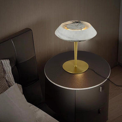 Elegante Moderne Tischlampe mit Marmorbasis und goldener Akzent