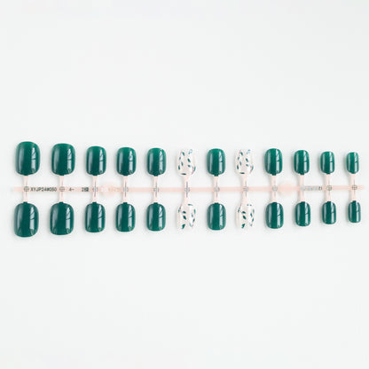 Künstlerisches Florales Nagelkunstdesign
