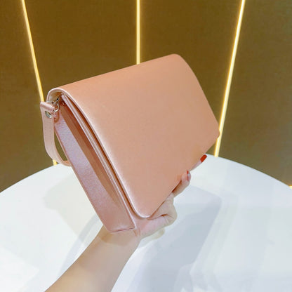 Strukturierte Handtasche