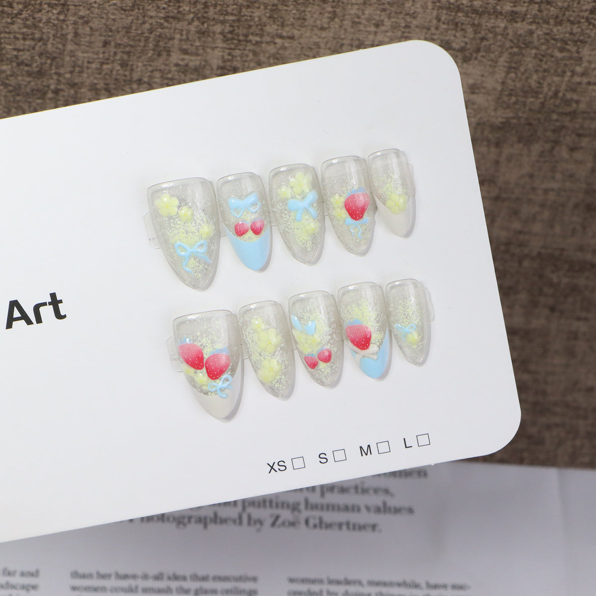 Verspieltes dekoratives Press-On-Nagelset Brehn